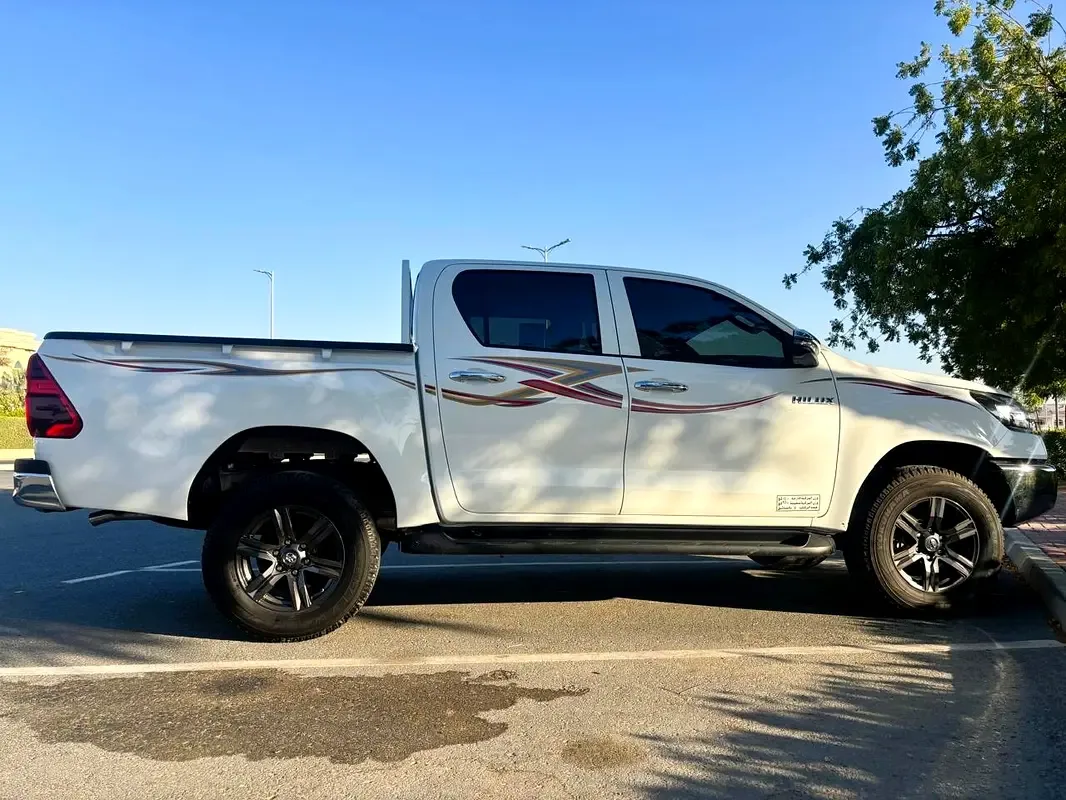 Toyota Hilux 2.8 AT RWD (204 حصان) - 9