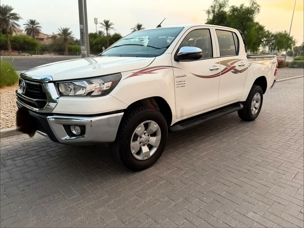 Toyota Hilux 2.8 AT RWD (204 hp) - 4