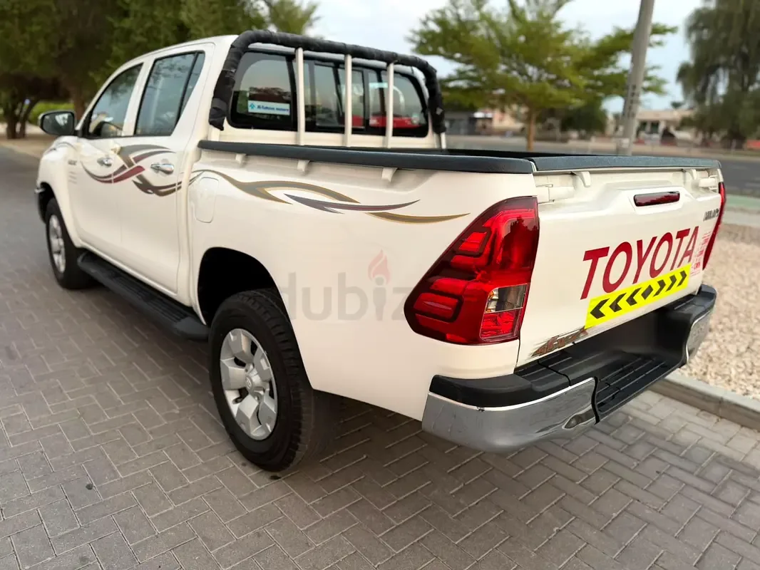 Toyota Hilux 2.8 AT RWD (204 hp) - 3