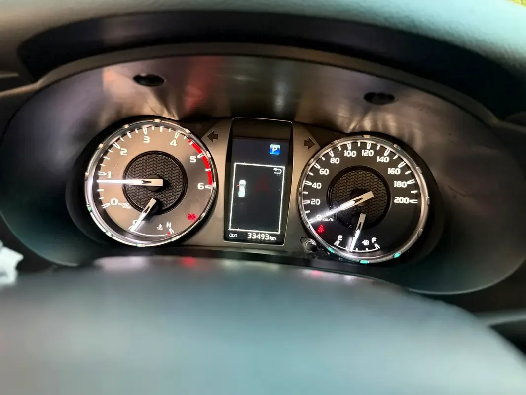 Toyota Hilux 2.8 AT RWD (204 hp) - 8