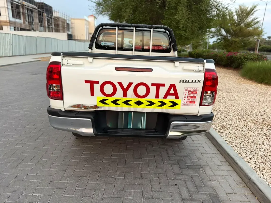 Toyota Hilux 2.8 AT RWD (204 hp) - 7