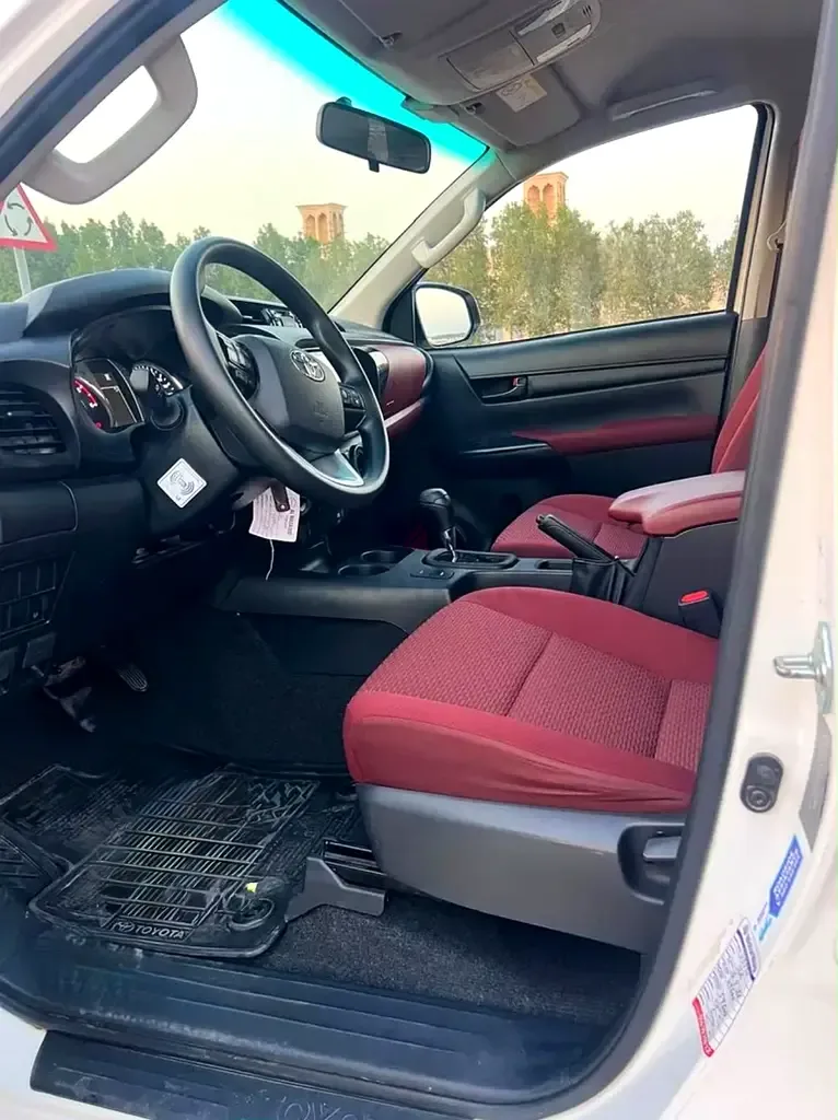 Toyota Hilux 2.8 AT RWD (204 hp) - 10