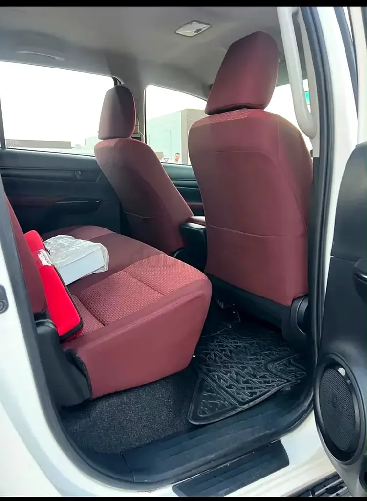 Toyota Hilux 2.8 AT RWD (204 hp) - 12