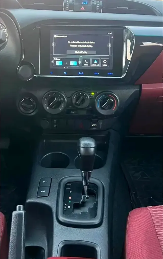 Toyota Hilux 2.8 AT RWD (204 hp) - 13