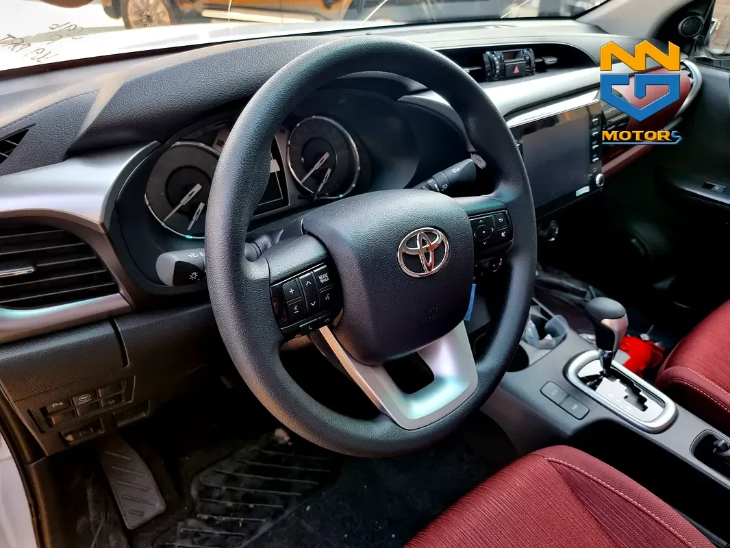 Toyota Hilux 2.8 D AT RWD (204 hp) - 10