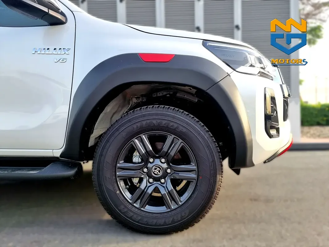 Toyota Hilux 2.8 D AT RWD (204 hp) - 8