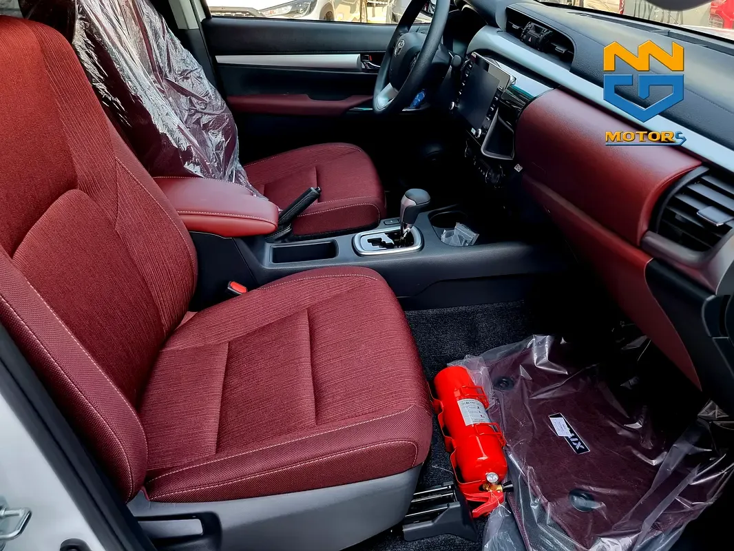 Toyota Hilux 2.8 D AT RWD (204 hp) - 12