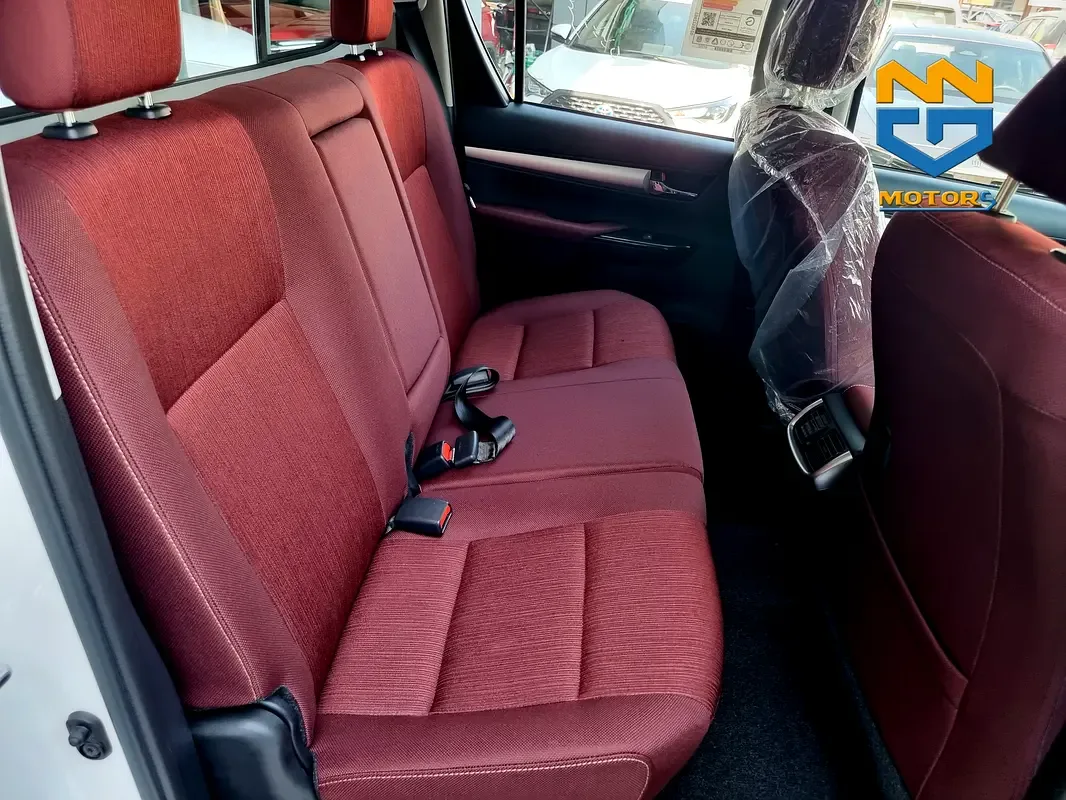 Toyota Hilux 2.8 D AT RWD (204 hp) - 19