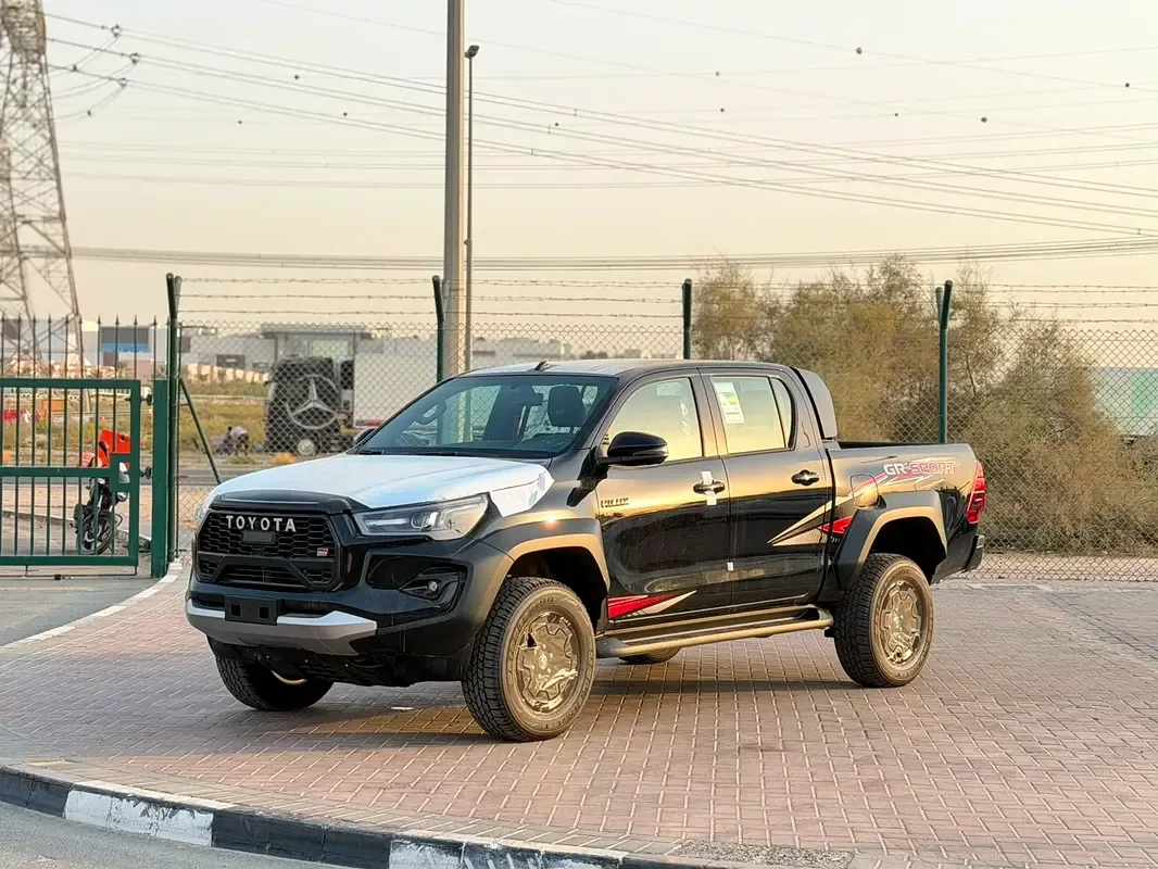 Toyota Hilux 2.8 D AT RWD (204 حصان) - 2