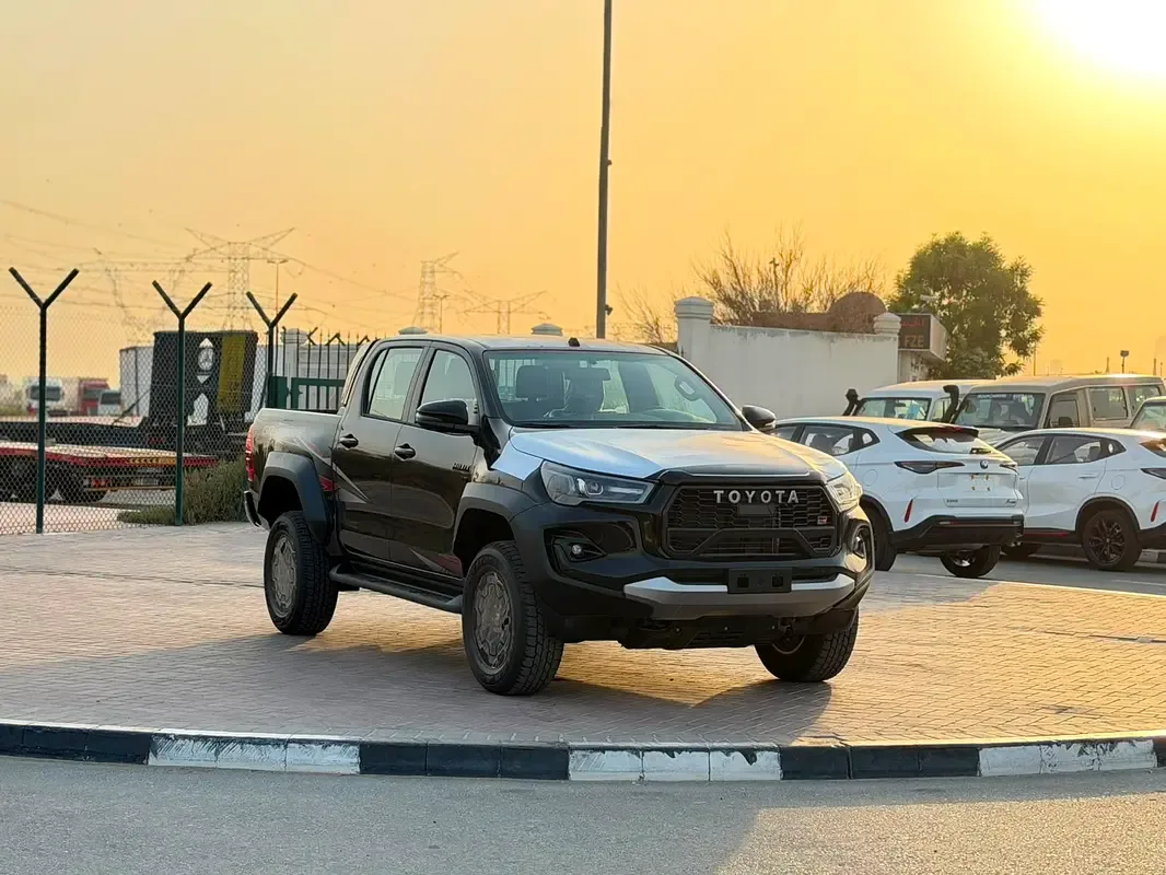 Toyota Hilux 2.8 D AT RWD (204 حصان) - 3