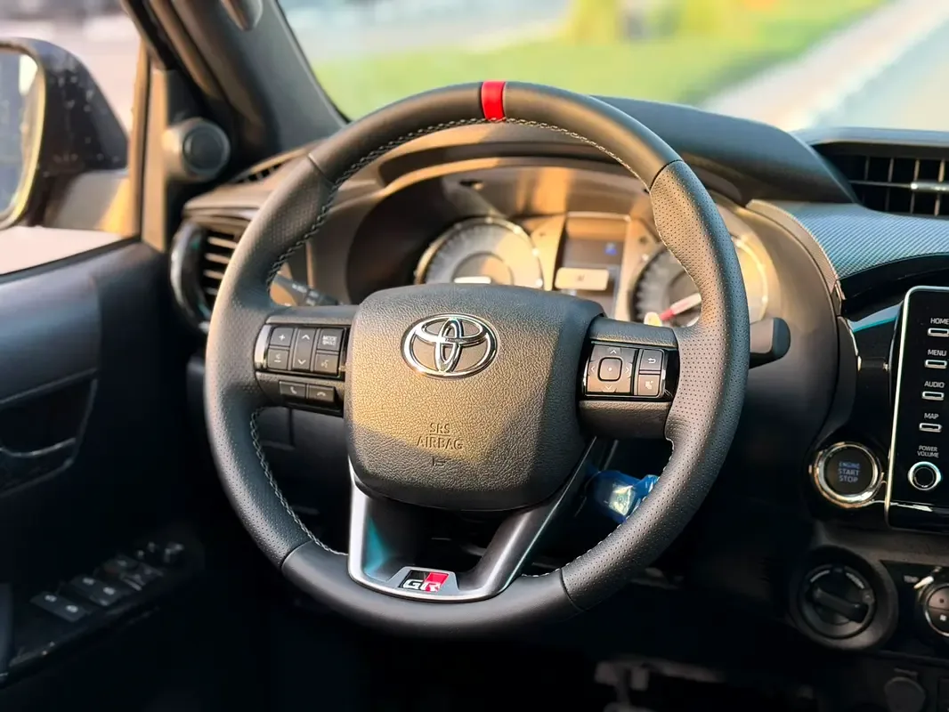 Toyota Hilux 2.8 D AT RWD (204 حصان) - 9