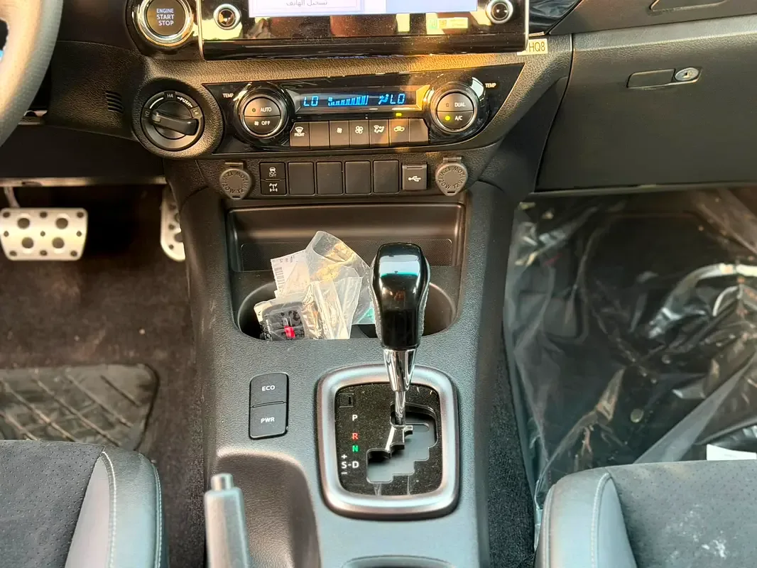 Toyota Hilux 2.8 D AT RWD (204 حصان) - 10