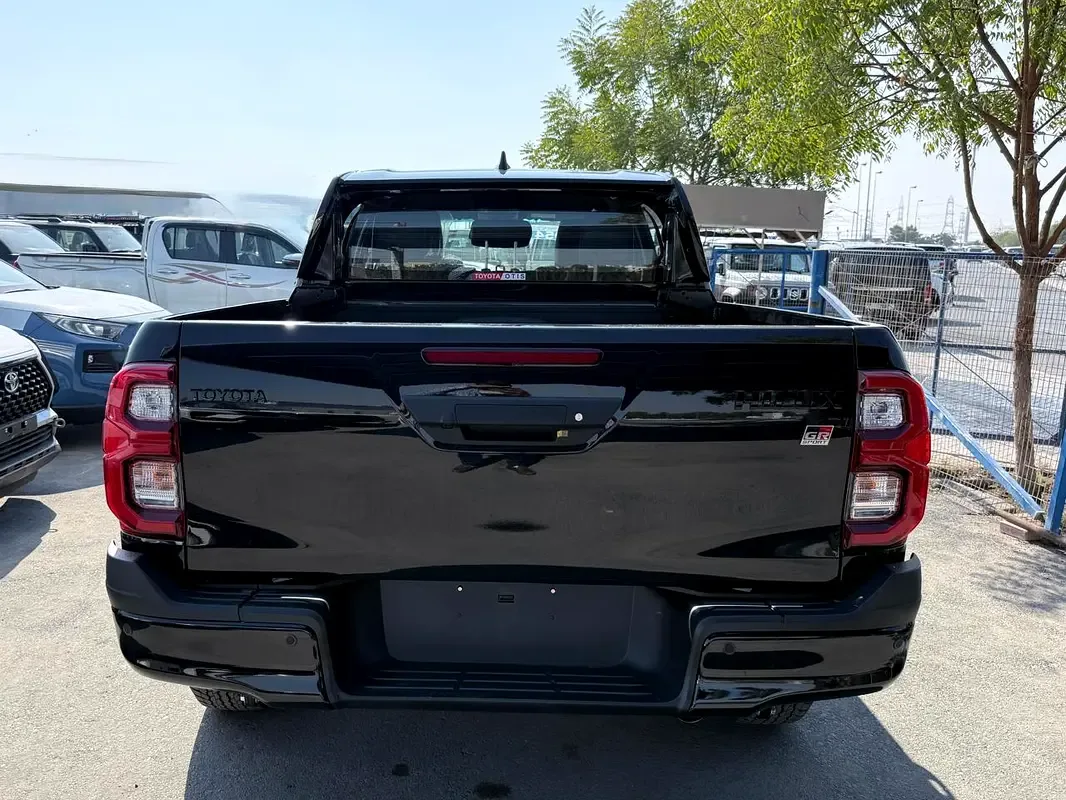 Toyota Hilux 2.8 D AT RWD (204 hp) - 3