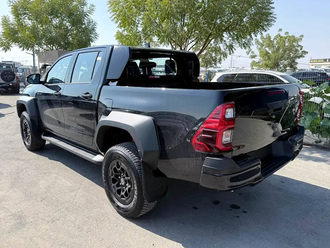 Toyota Hilux 2.8 D AT RWD (204 hp) - 4
