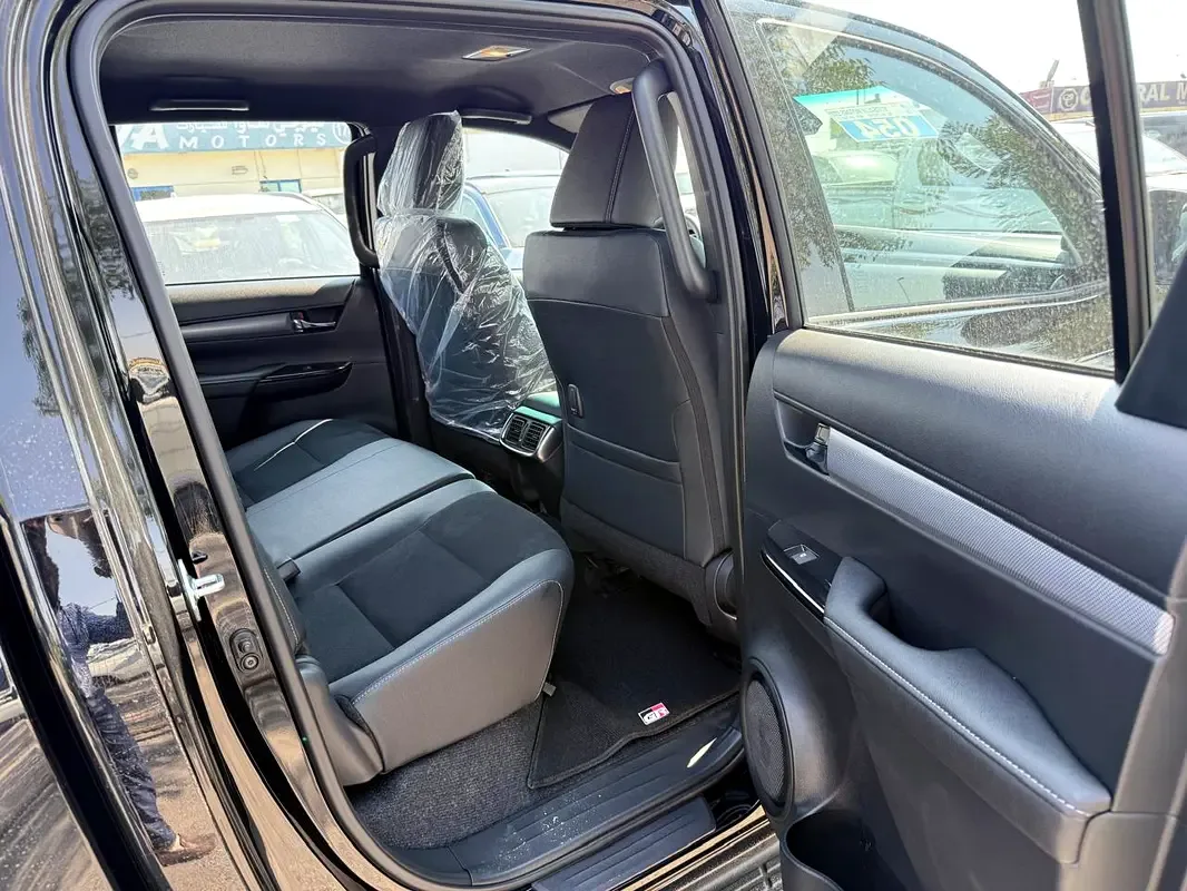 Toyota Hilux 2.8 D AT RWD (204 hp) - 12
