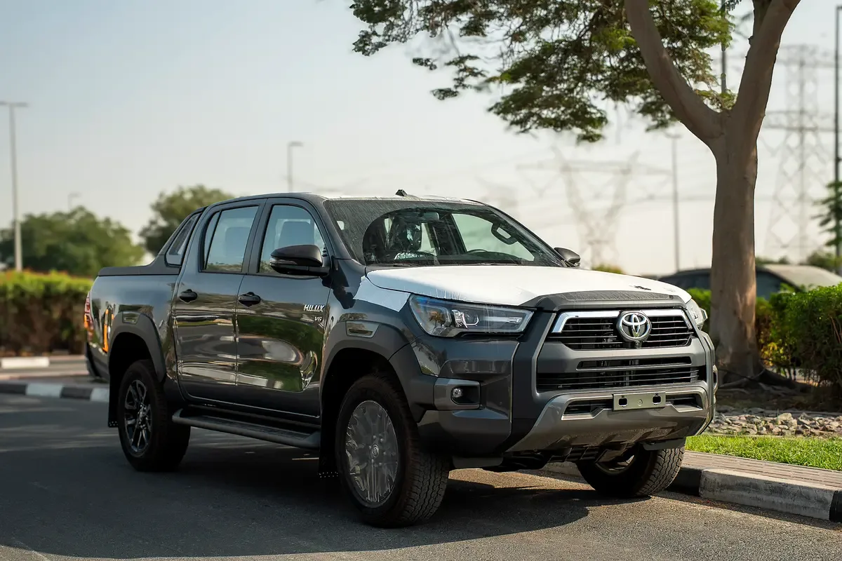 Toyota Hilux 4.0 AT 4WD (238 hp)