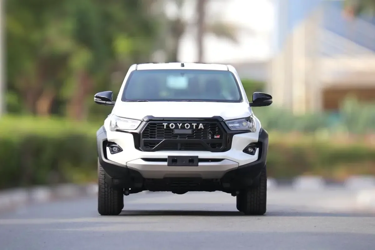 Toyota Hilux 4.0 AT 4WD (238 hp)