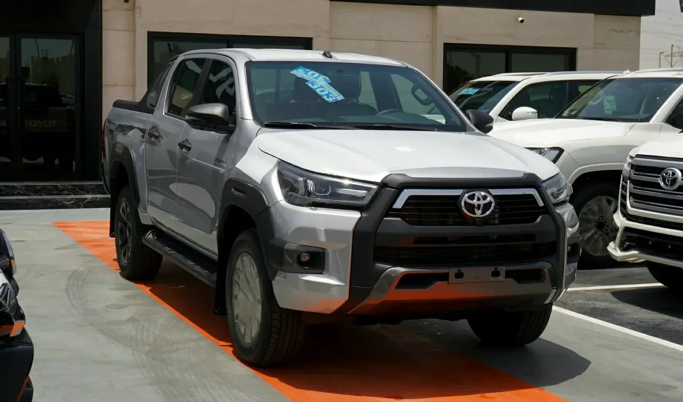 Toyota Hilux 4.0 AT 4WD (238 hp)
