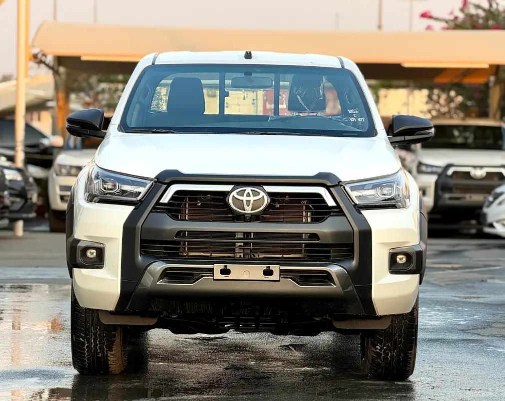 Toyota Hilux 4.0 AT 4WD (238 hp)