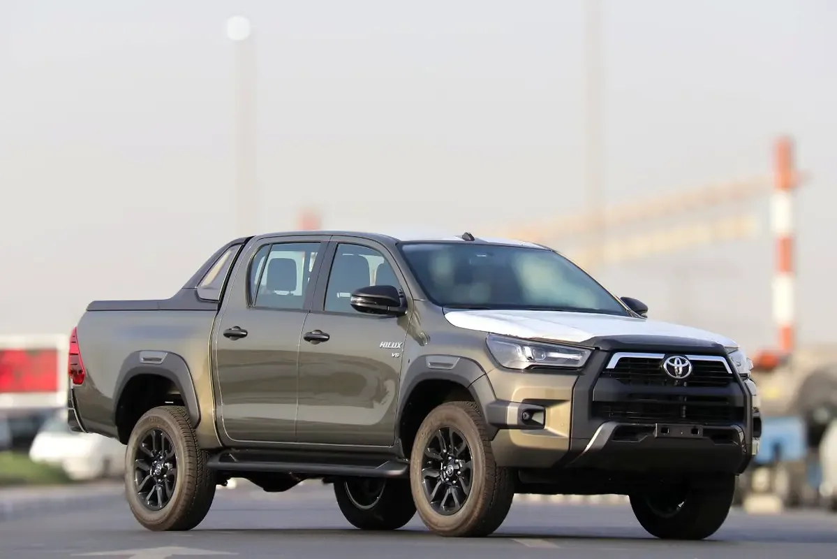 Toyota Hilux 4.0 AT 4WD (238 hp)