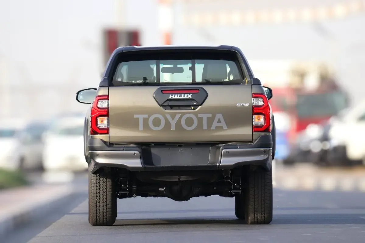 Toyota Hilux 4.0 AT 4WD (238 حصان) - 4