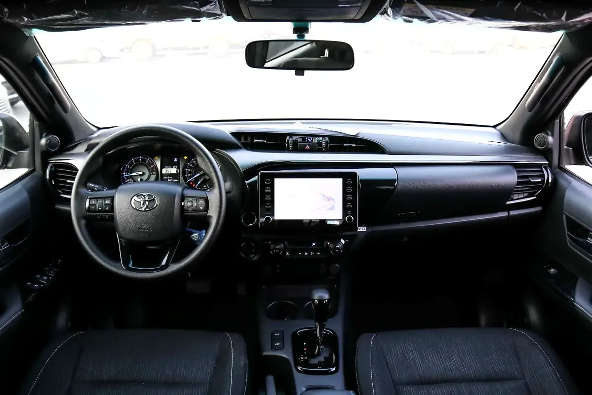 Toyota Hilux 4.0 AT 4WD (238 حصان) - 6