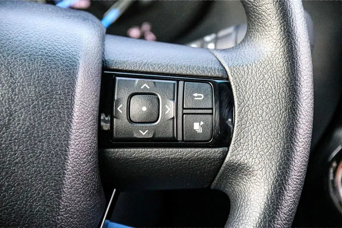 Toyota Hilux 4.0 AT 4WD (238 حصان) - 11