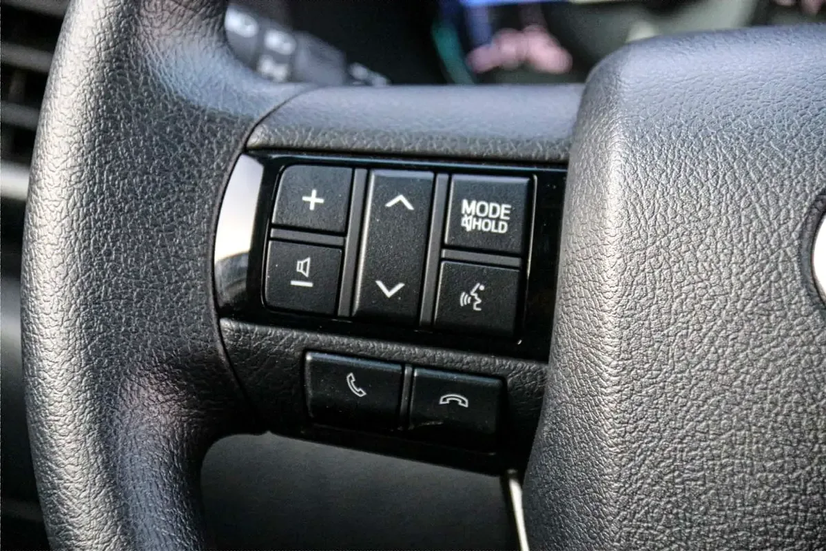 Toyota Hilux 4.0 AT 4WD (238 حصان) - 10