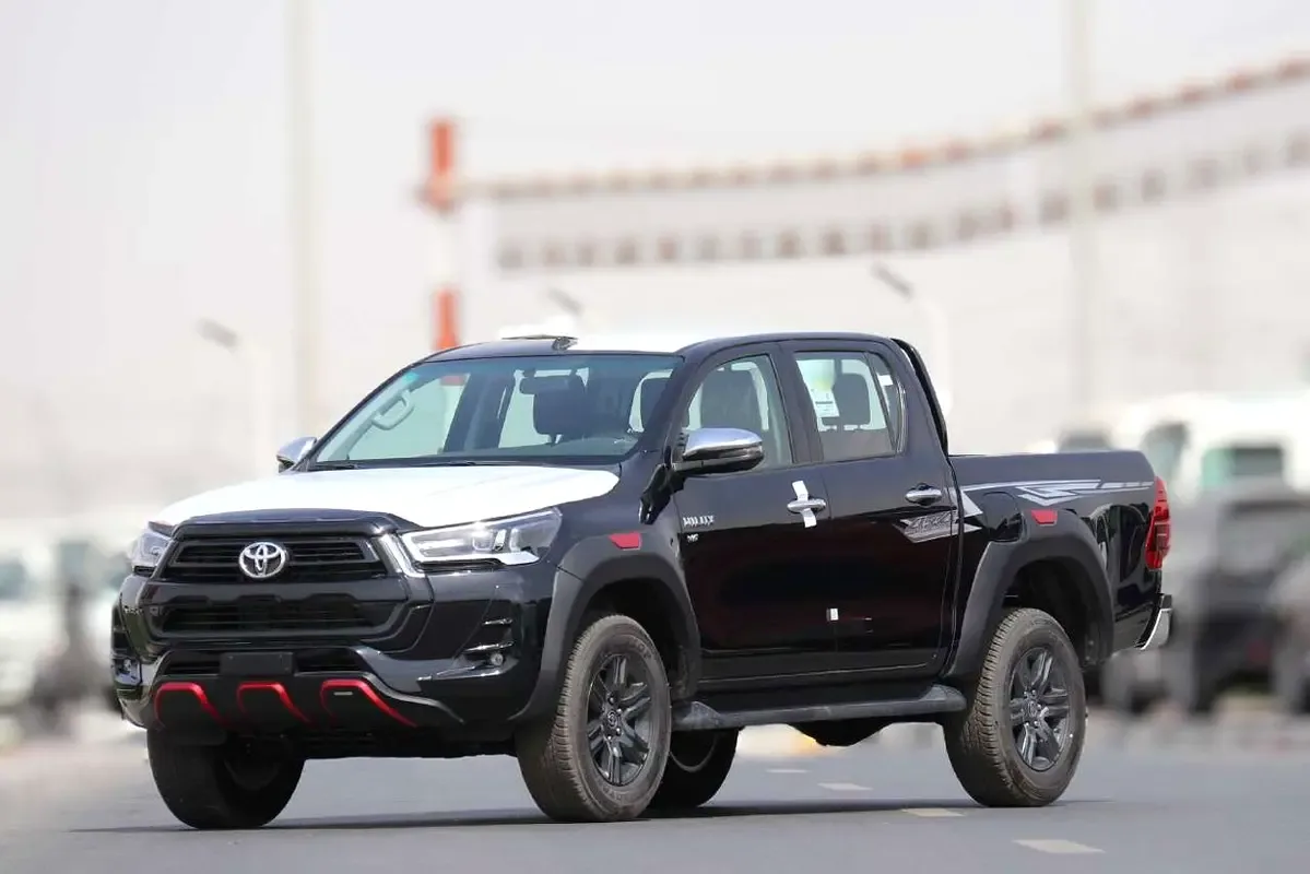 Toyota Hilux 4.0 AT 4WD (238 hp)