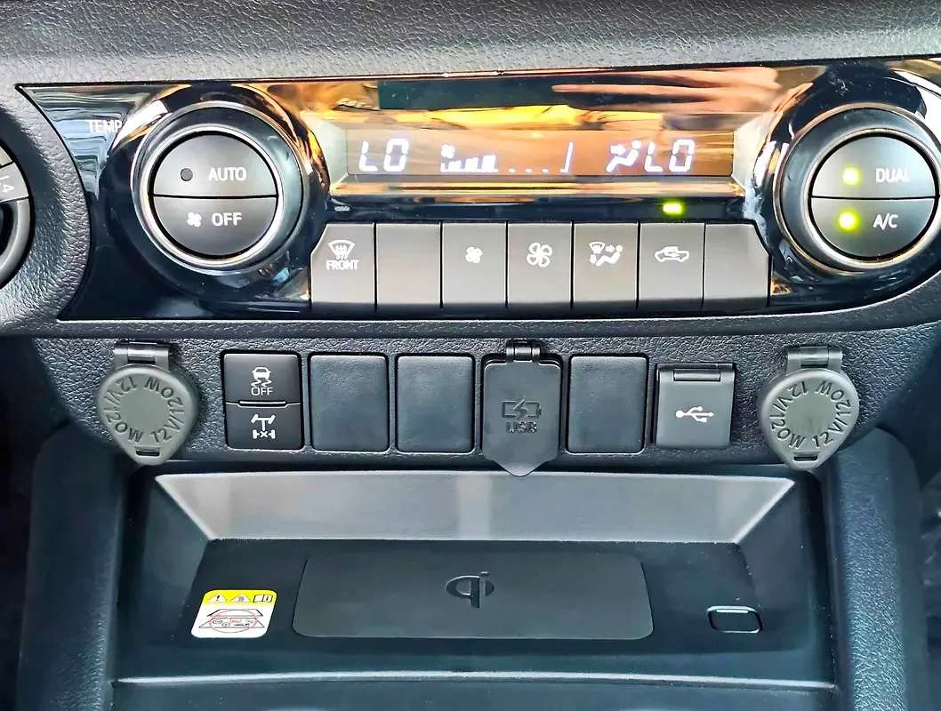 Toyota Hilux 4.0 AT 4WD (238 hp) - 13