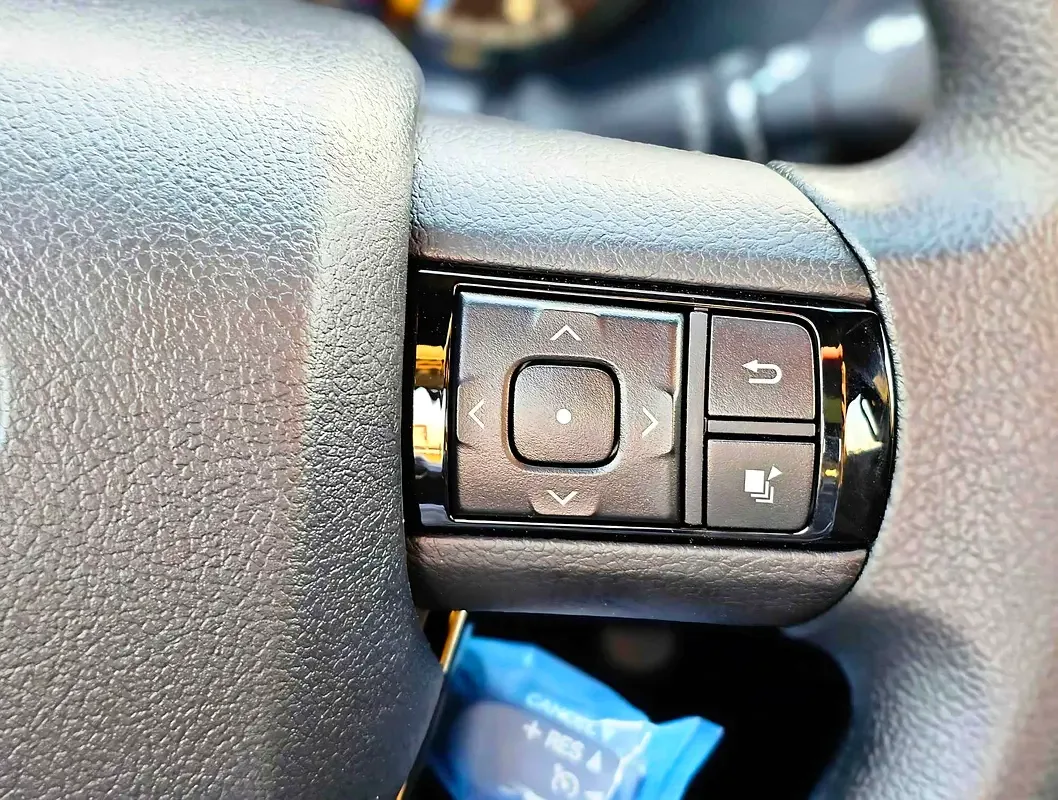 Toyota Hilux 4.0 AT 4WD (238 hp) - 17