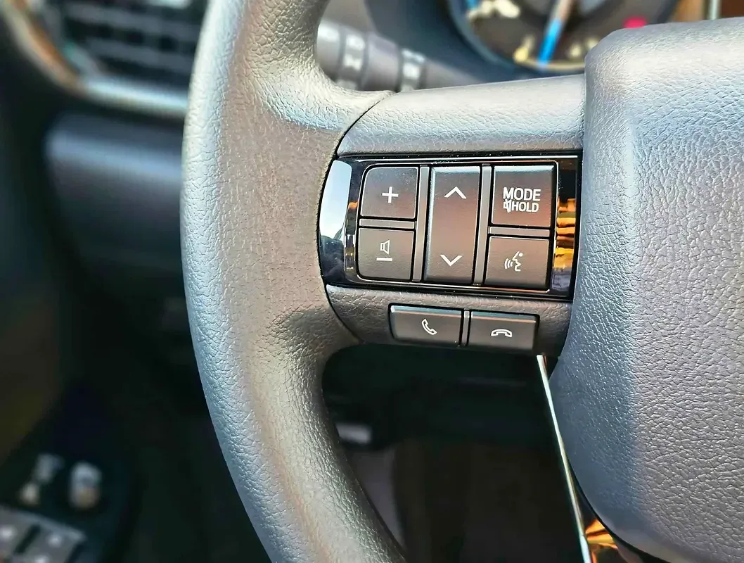 Toyota Hilux 4.0 AT 4WD (238 hp) - 19