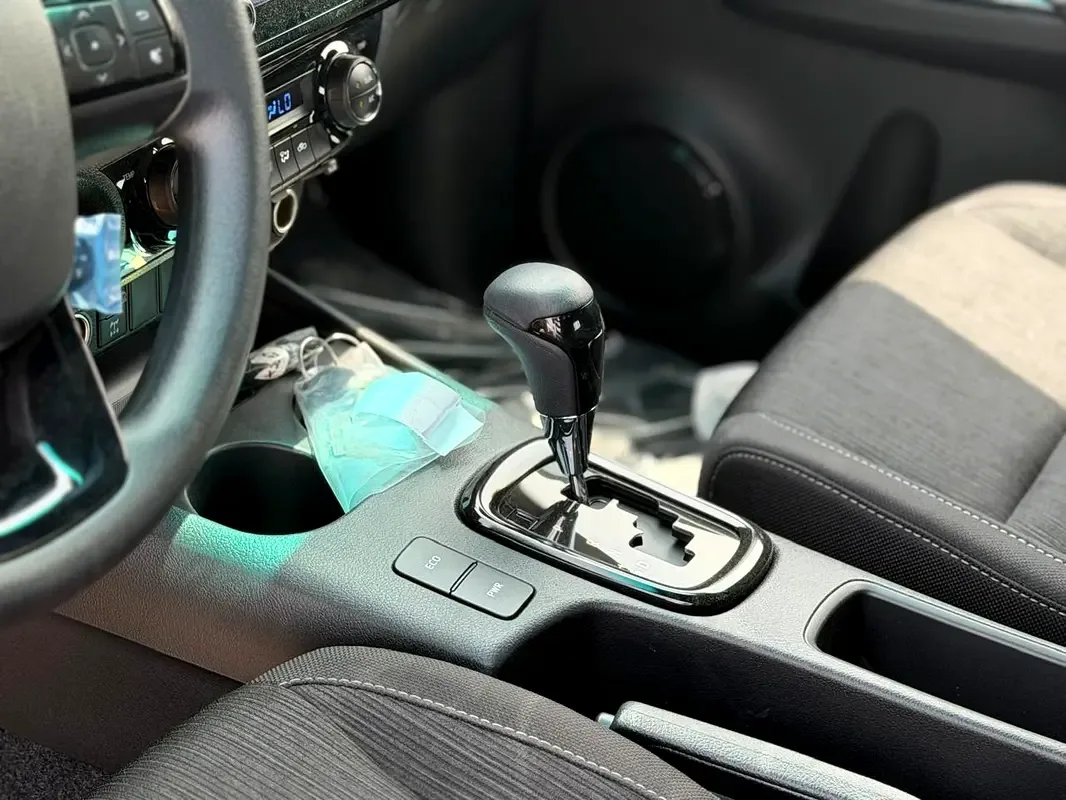 Toyota Hilux 4.0 AT 4WD (238 حصان) - 10