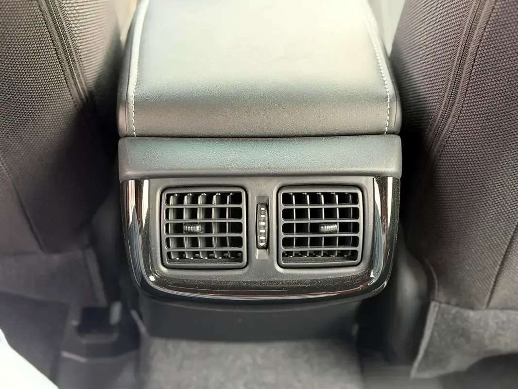 Toyota Hilux 4.0 AT 4WD (238 حصان) - 13