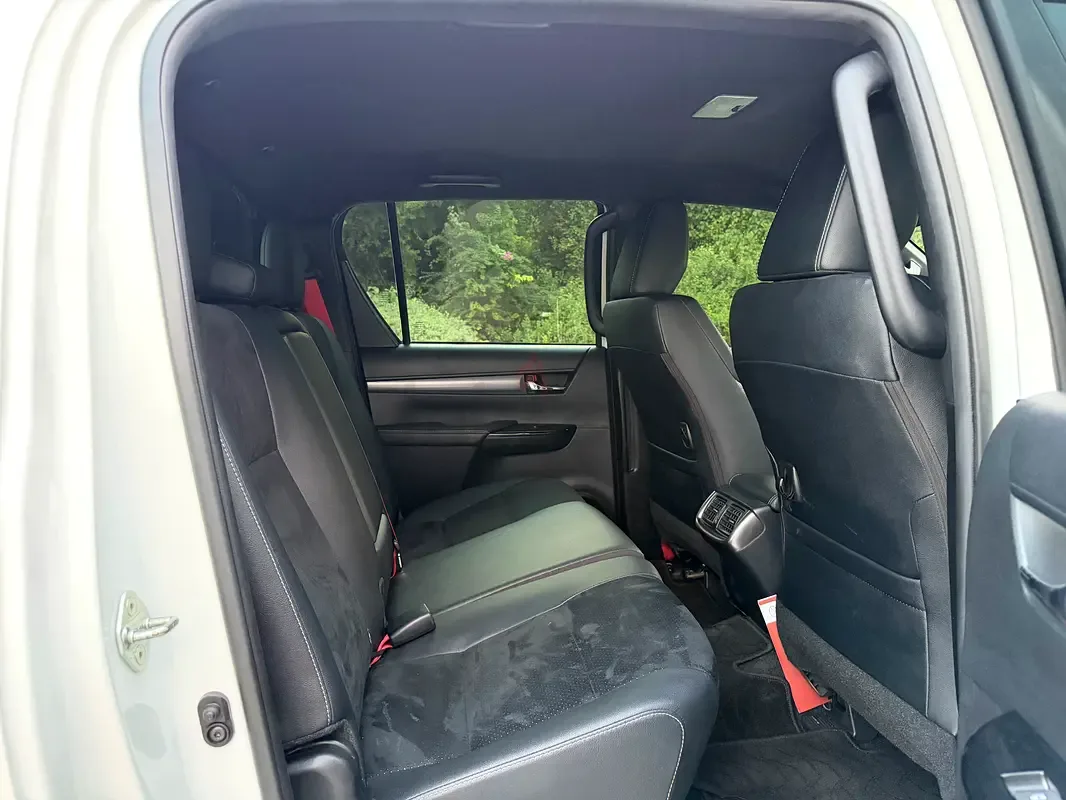 Toyota Hilux 4.0 AT 4WD (238 hp) - 13