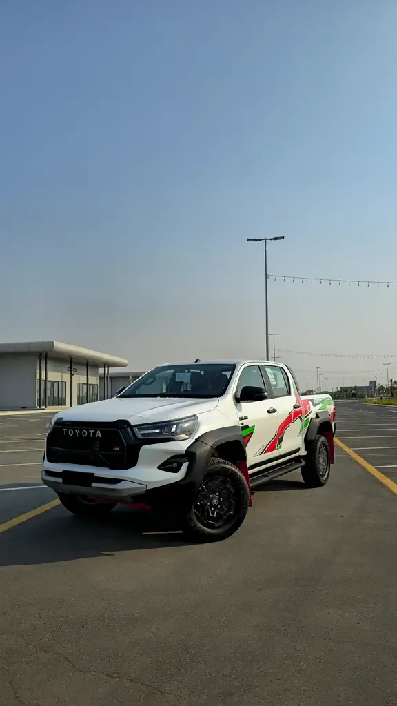 Toyota Hilux AT AWD (196 hp)