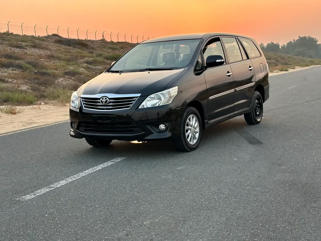 Toyota Innova 2.0 AT (136 حصان)