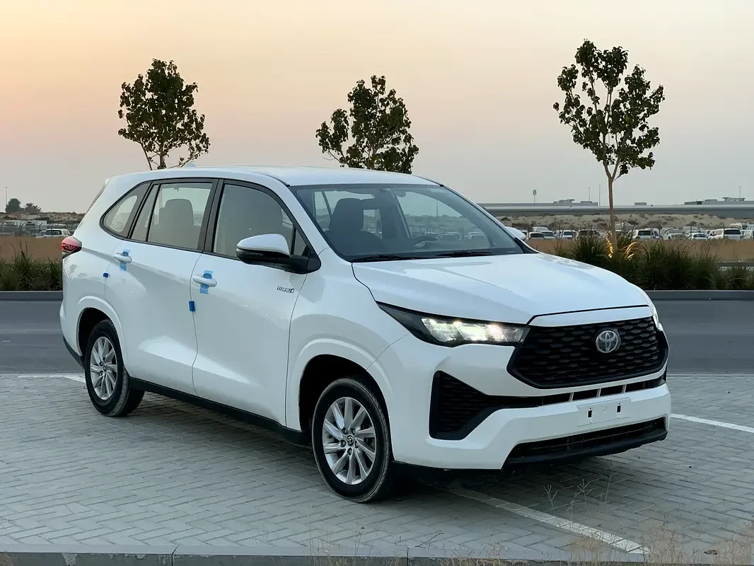 Toyota Innova 2.0 AT (186 hp)