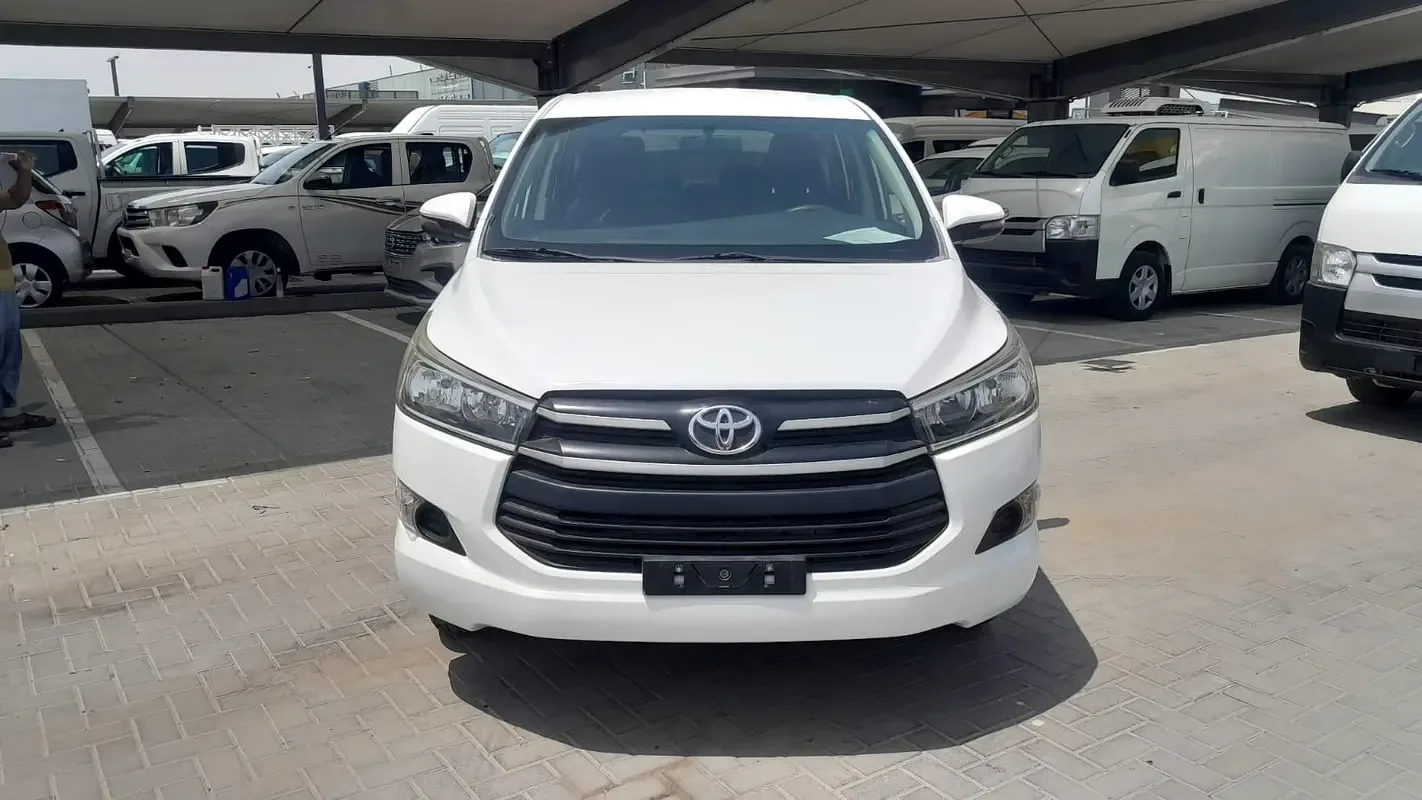 Toyota Innova 2.0 AT 8seat (136 حصان) - 4