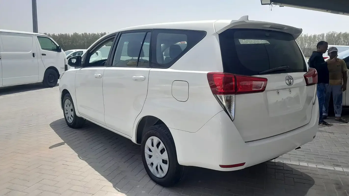 Toyota Innova 2.0 AT 8seat (136 حصان) - 2