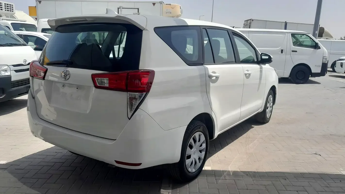 Toyota Innova 2.0 AT 8seat (136 حصان) - 6