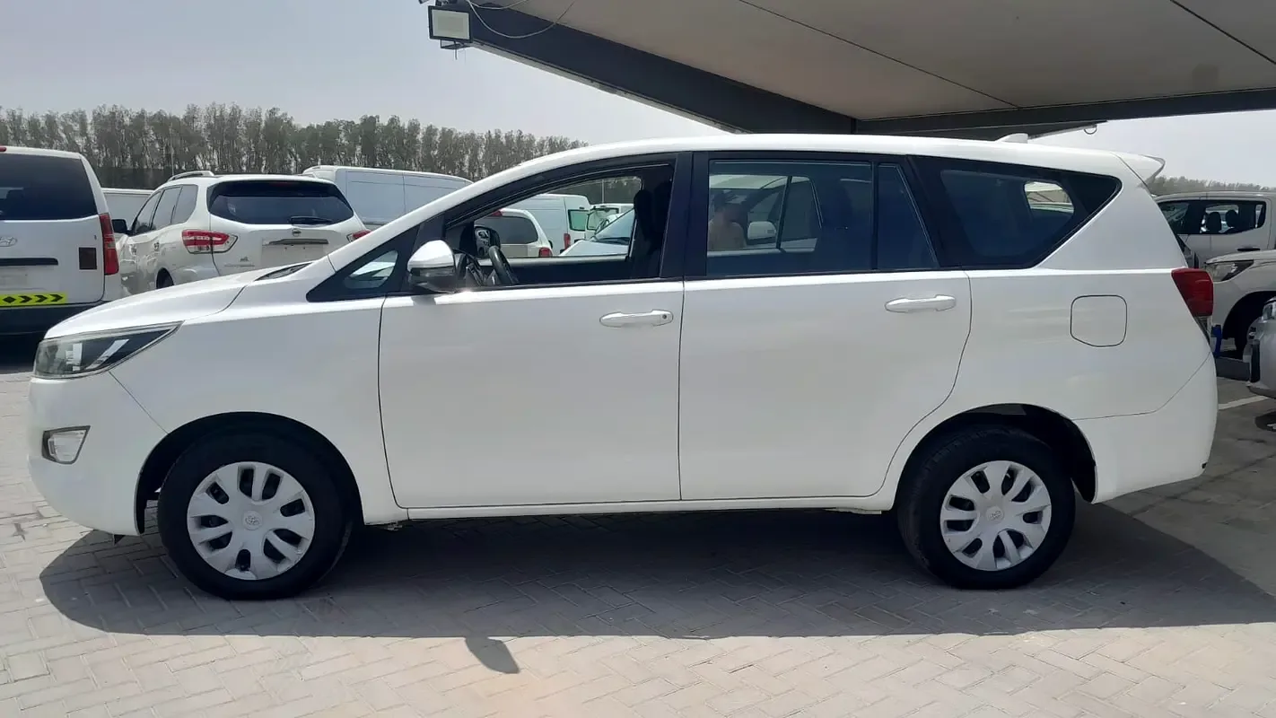 Toyota Innova 2.0 AT 8seat (136 حصان) - 5