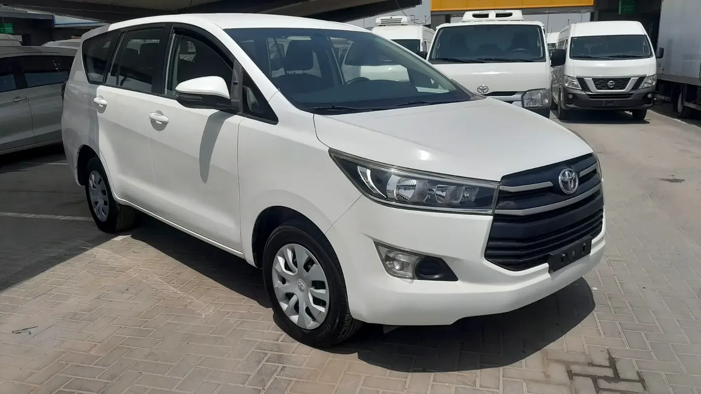 Toyota Innova 2.0 AT 8seat (136 حصان) - 8