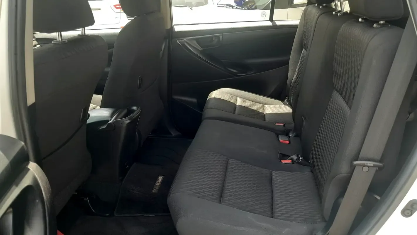 Toyota Innova 2.0 AT 8seat (136 حصان) - 13