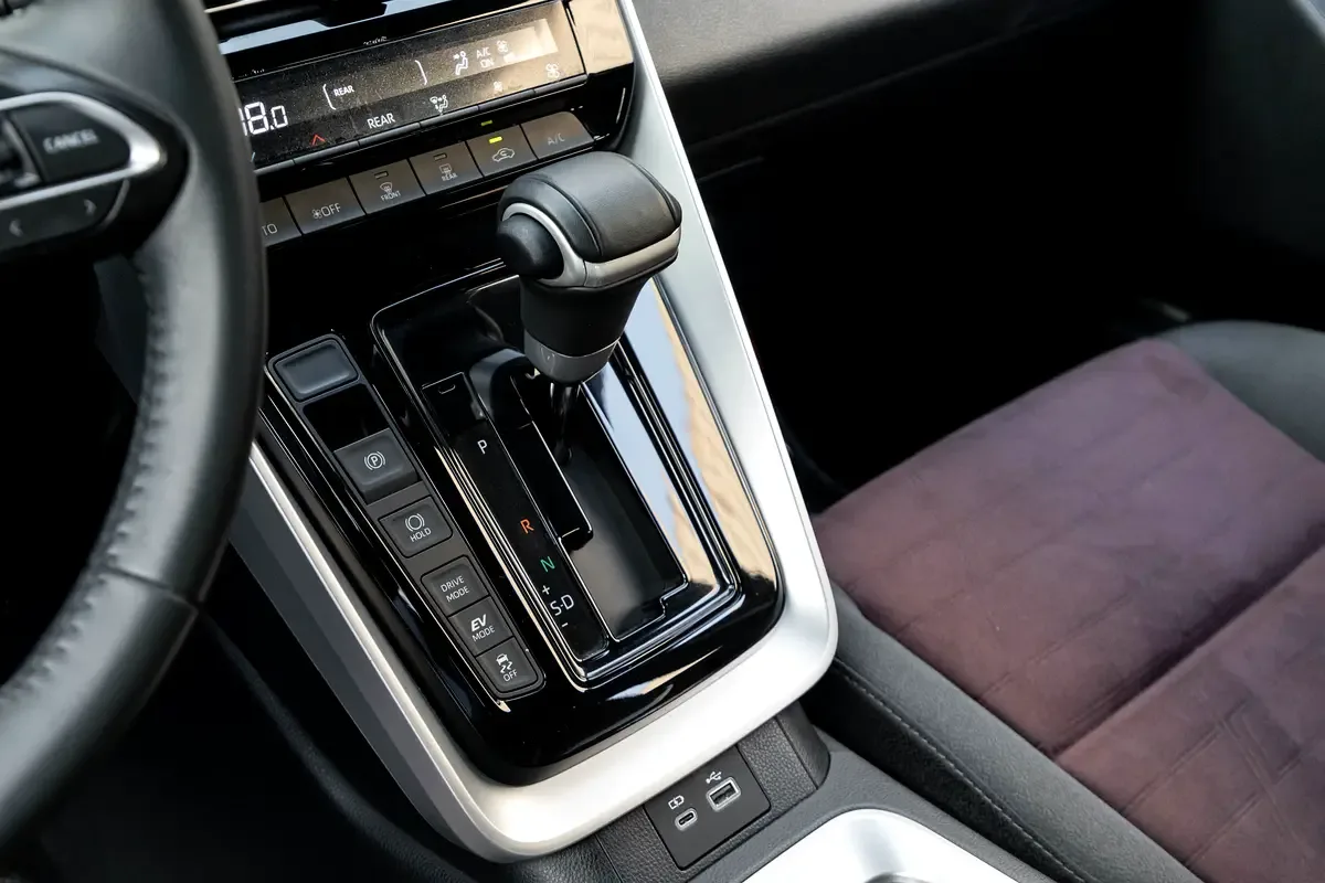 Toyota Innova 2.0 CVT (174 hp) - 10