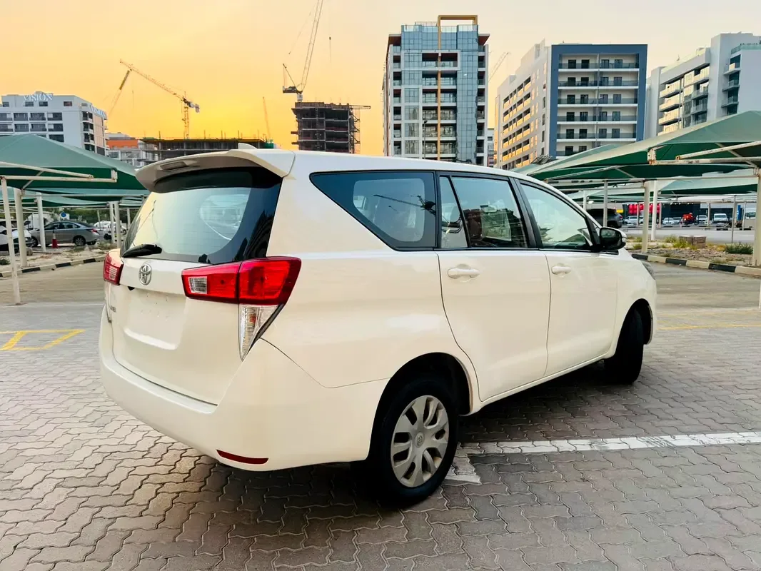 Toyota Innova 2.7 AT 8seat (158 حصان) - 2
