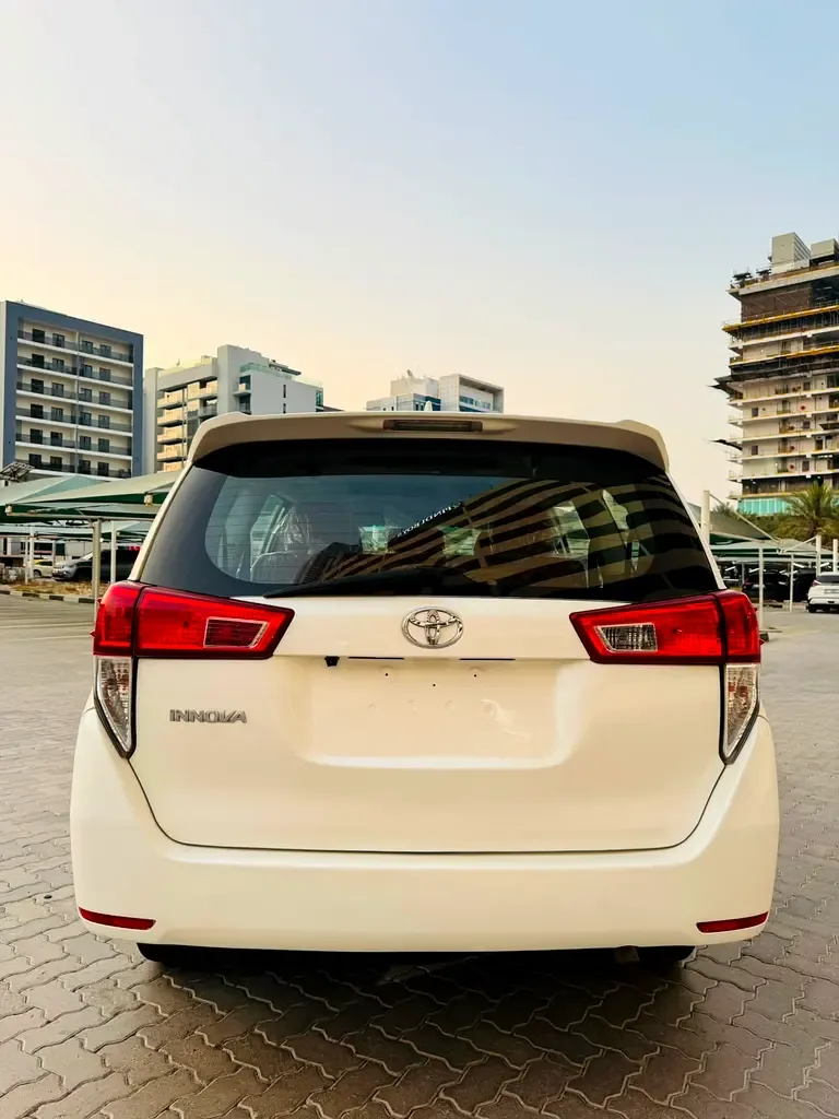 Toyota Innova 2.7 AT 8seat (158 حصان) - 5