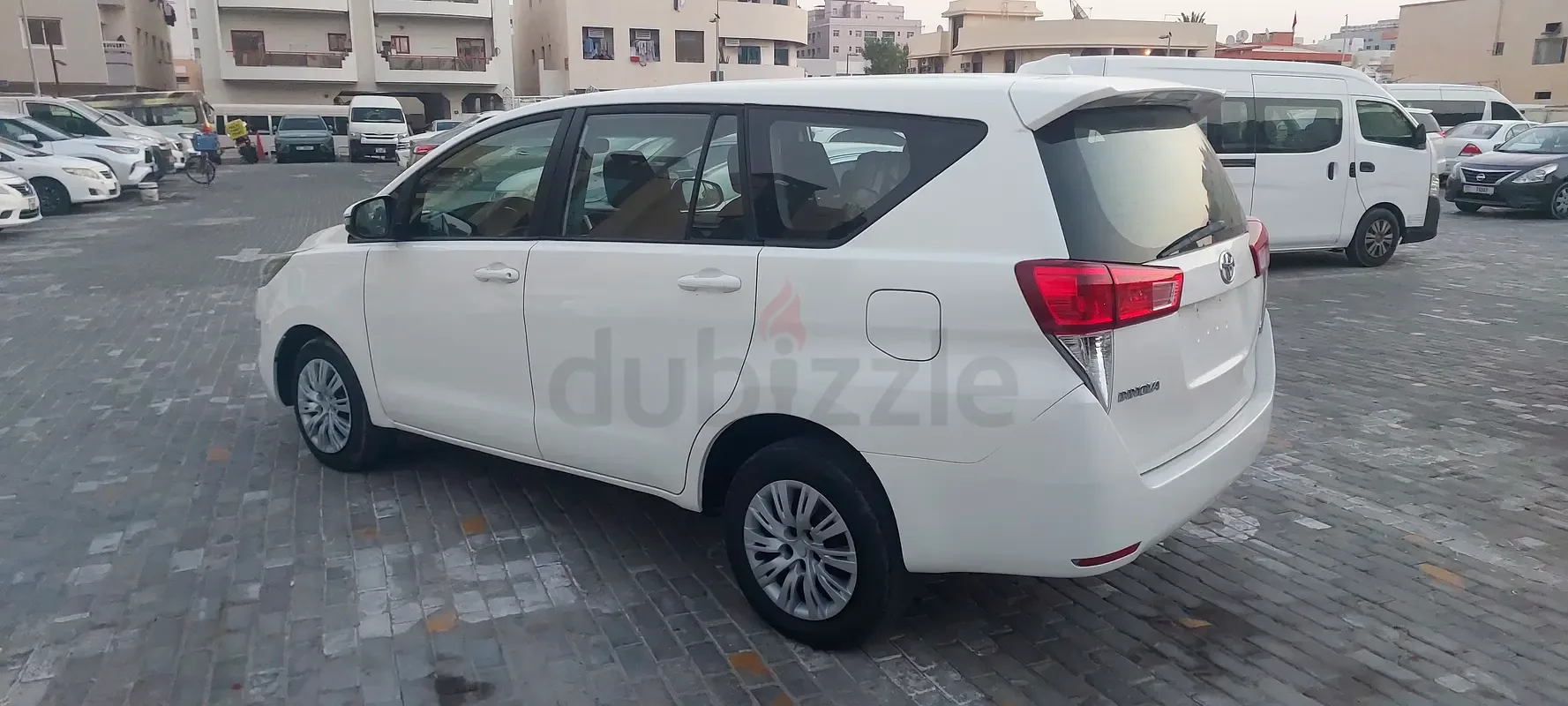 Toyota Innova 2.7 AT 8seat (158 حصان) - 3
