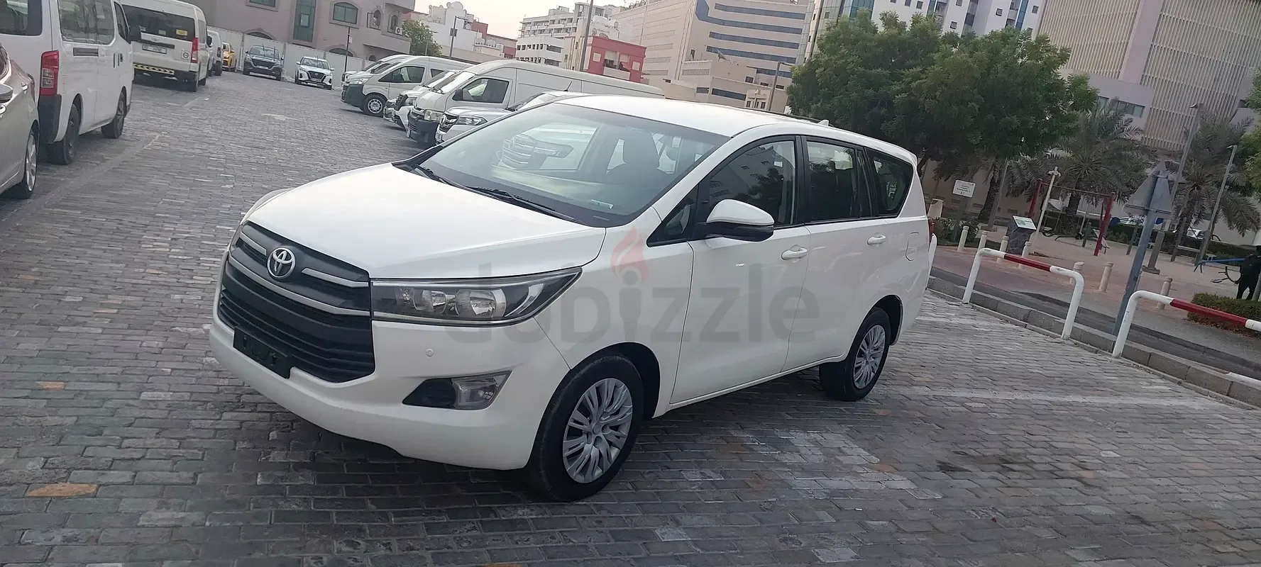 Toyota Innova 2.7 AT 8seat (158 حصان) - 4
