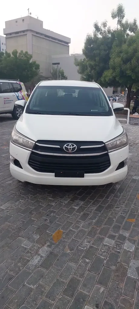 Toyota Innova 2.7 AT 8seat (158 حصان) - 2